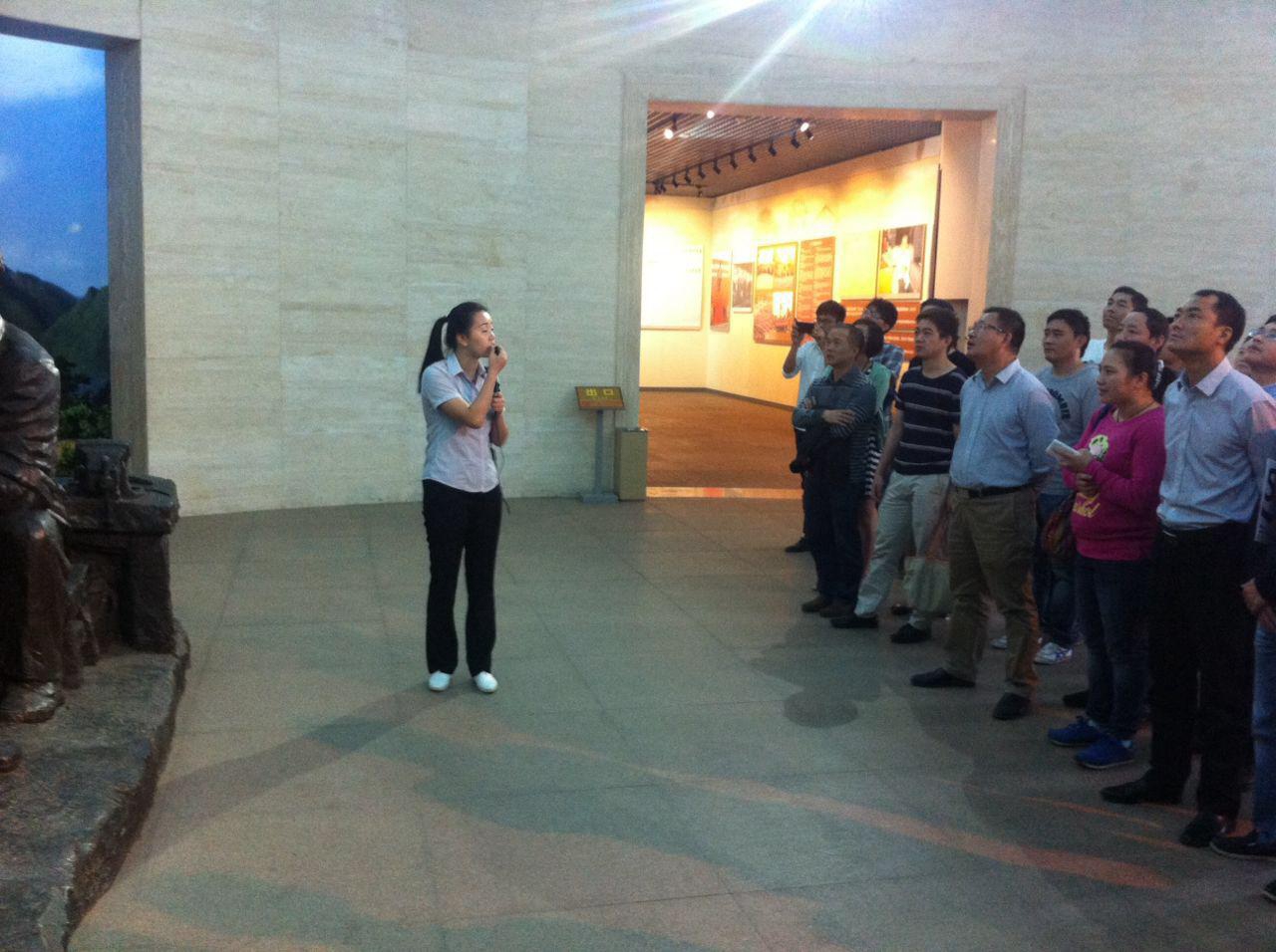 ¼¯ÍŹ«Ë¾×é֯ȫÌåµ³Ô±¸É²¿¼ÓÈë¡°°Ñ¼ÍÂÉͦÔÚÇ°Ãæ¡±½ÌÓýÖ÷ÌâÔ˶¯